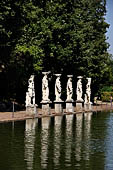 Villa Adriana - Canopo e Serapeo, uno dei complessi pi originali e spettacolari della villa. 